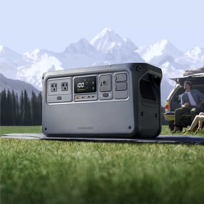 پاور استیشن DJI مدل V2 ظرفیت ۱۰۲۴ وات ساعت با توان ۲۲۰۰ وات